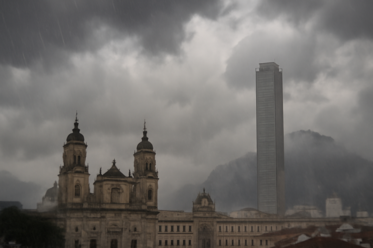 Pronóstico del Tiempo en Bogotá: Nublados y Posibles Lloviznas para el 4 de Junio de 2026